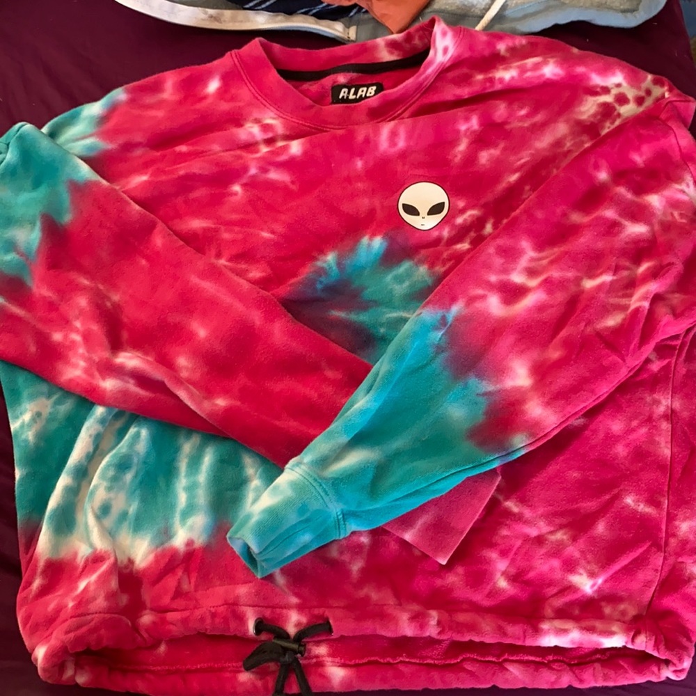 Cropped Tie Dye Zumiez Hoodie (NO HOOD)